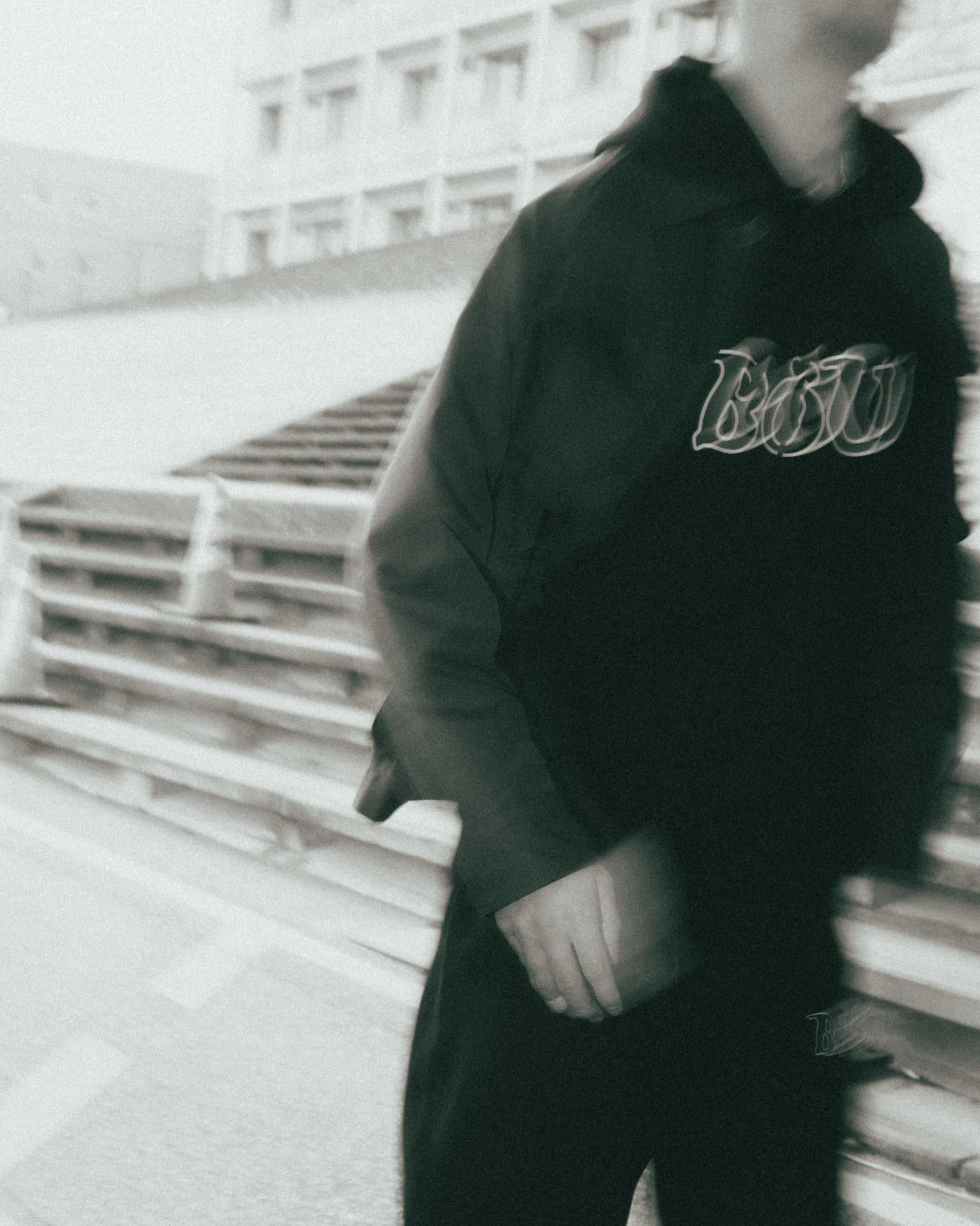 WAVE LOGO PARKA（BLK）